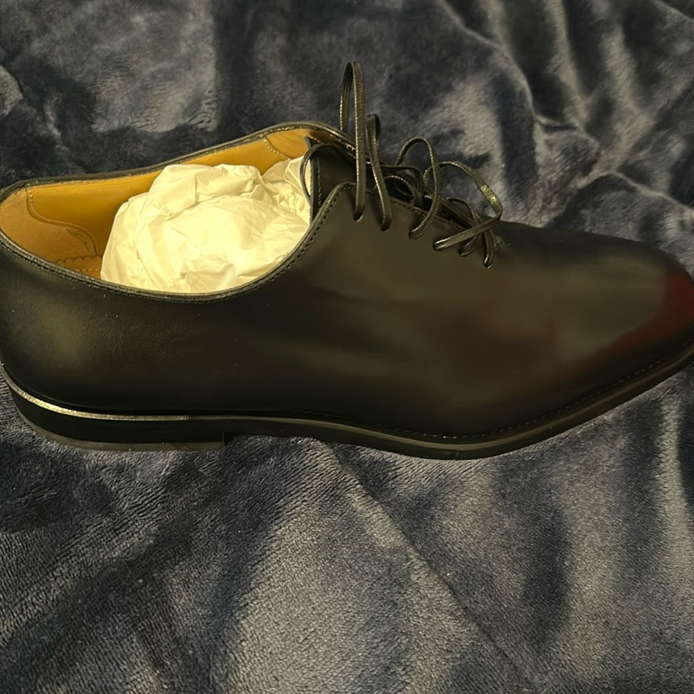 Ladies dress shoe black leather